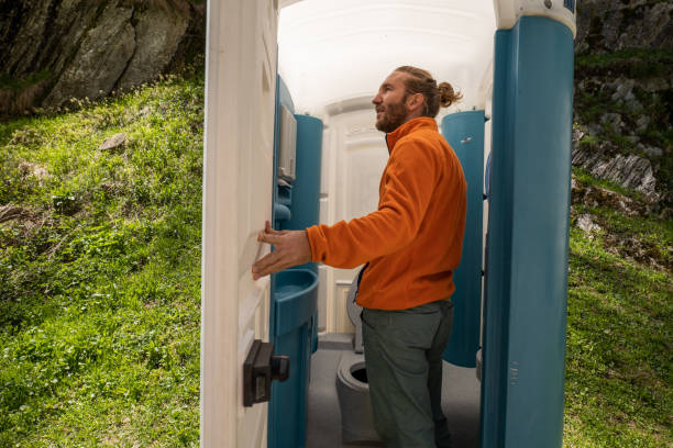 Best Portable restroom trailer rental  in Vandalia, OH